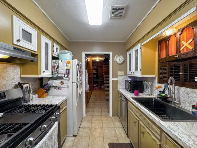 201 W 5th Street, Deer Park, TX 77536