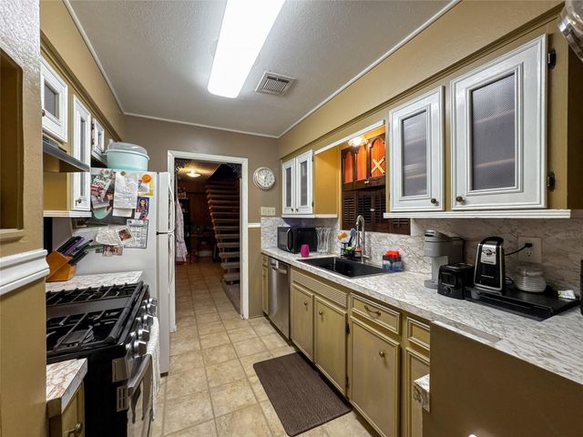 201 W 5th Street, Deer Park, TX 77536