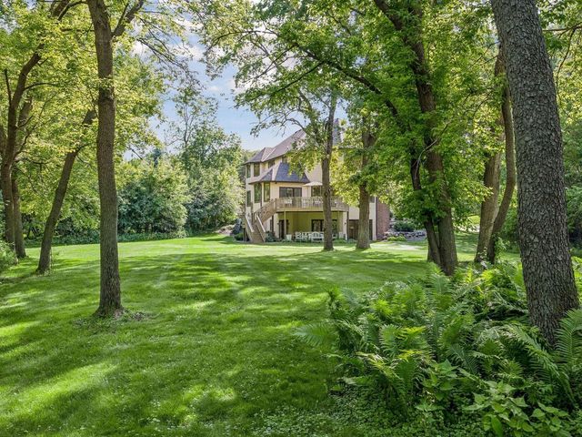 8803 Cove Pointe Road, Eden Prairie, MN 55347
