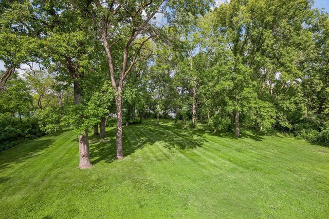 8803 Cove Pointe Road, Eden Prairie, MN 55347