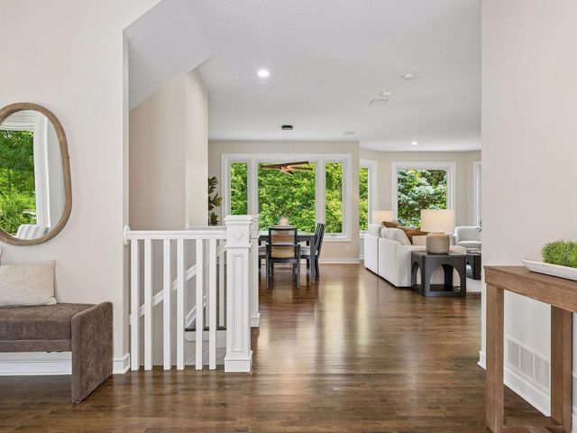 8803 Cove Pointe Road, Eden Prairie, MN 55347