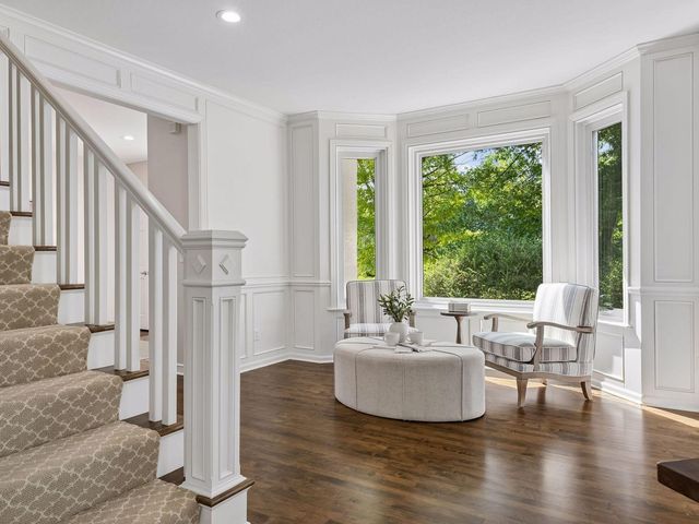 8803 Cove Pointe Road, Eden Prairie, MN 55347