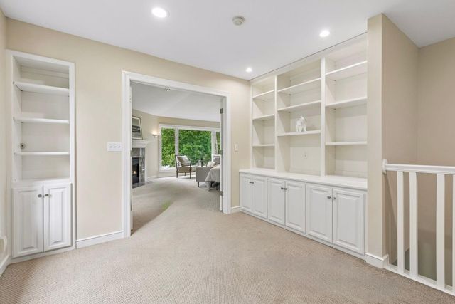 8803 Cove Pointe Road, Eden Prairie, MN 55347
