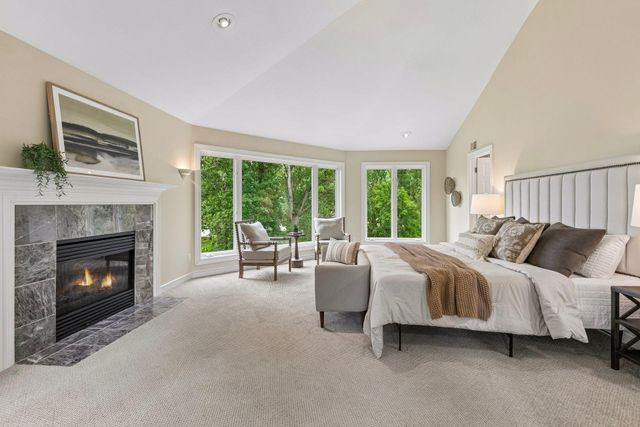 8803 Cove Pointe Road, Eden Prairie, MN 55347