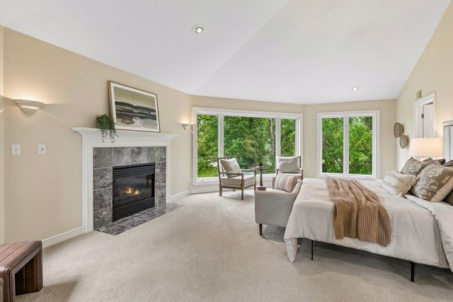 8803 Cove Pointe Road, Eden Prairie, MN 55347