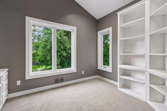 8803 Cove Pointe Road, Eden Prairie, MN 55347