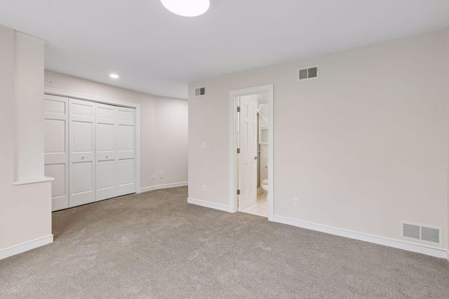 8803 Cove Pointe Road, Eden Prairie, MN 55347
