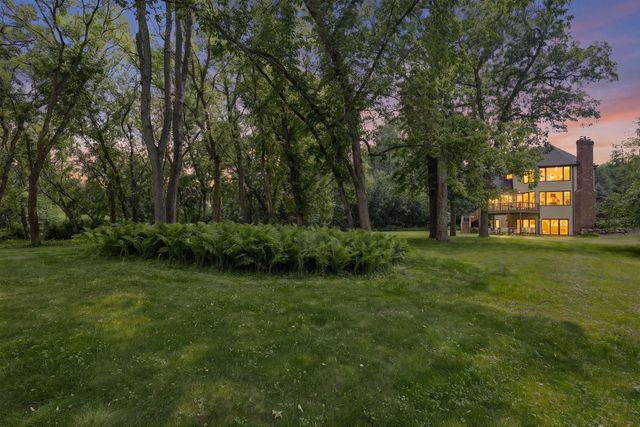 8803 Cove Pointe Road, Eden Prairie, MN 55347