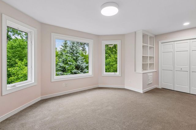 8803 Cove Pointe Road, Eden Prairie, MN 55347