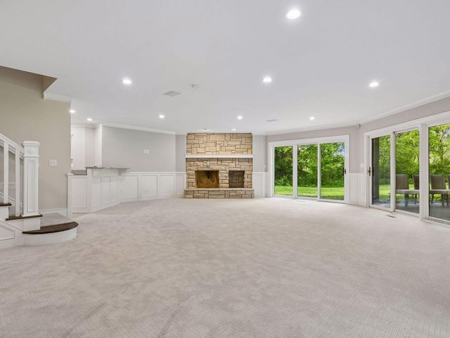 8803 Cove Pointe Road, Eden Prairie, MN 55347