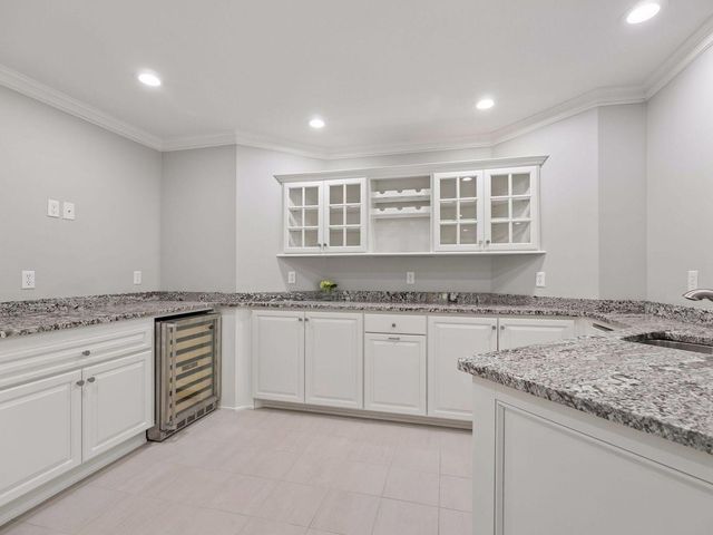 8803 Cove Pointe Road, Eden Prairie, MN 55347