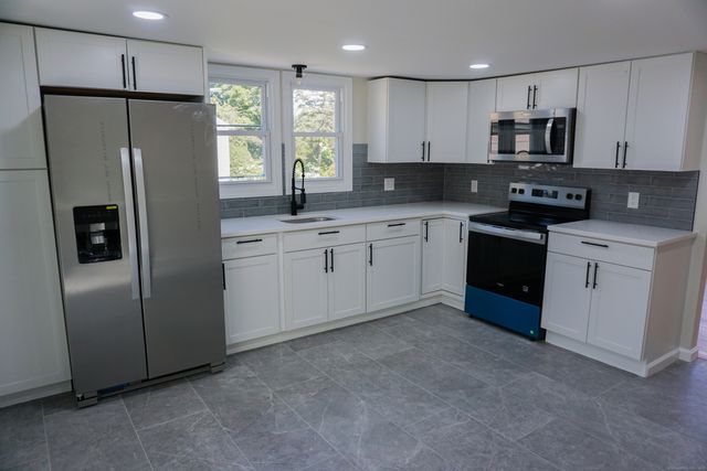 418 Horton Hill Road, Naugatuck, CT 06770