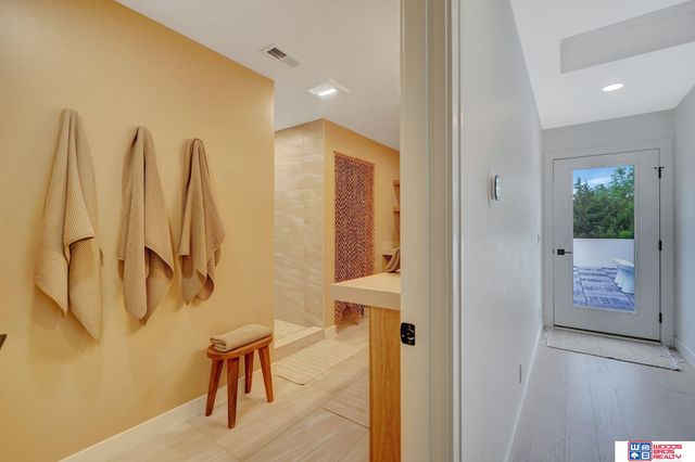 566 S 10th Road, Palmyra, NE 68418