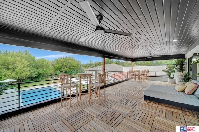 566 S 10th Road, Palmyra, NE 68418