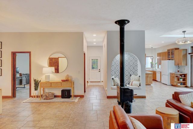 566 S 10th Road, Palmyra, NE 68418