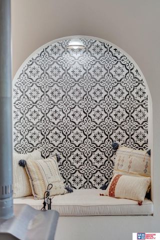 566 S 10th Road, Palmyra, NE 68418