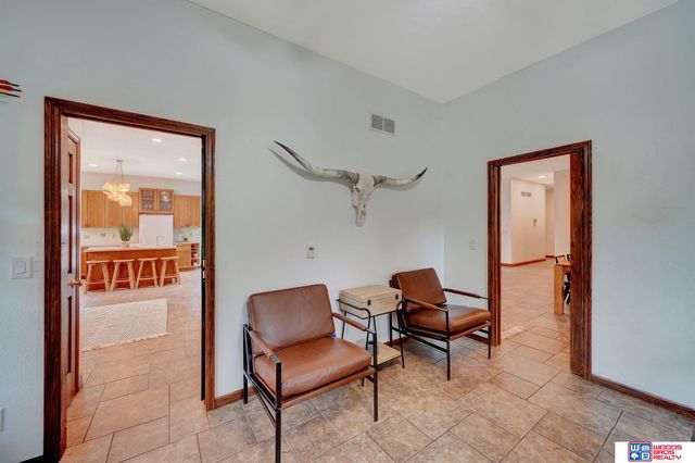 566 S 10th Road, Palmyra, NE 68418