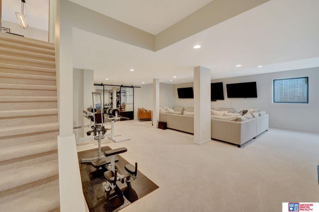 566 S 10th Road, Palmyra, NE 68418