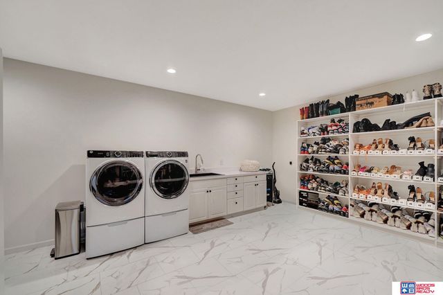 566 S 10th Road, Palmyra, NE 68418