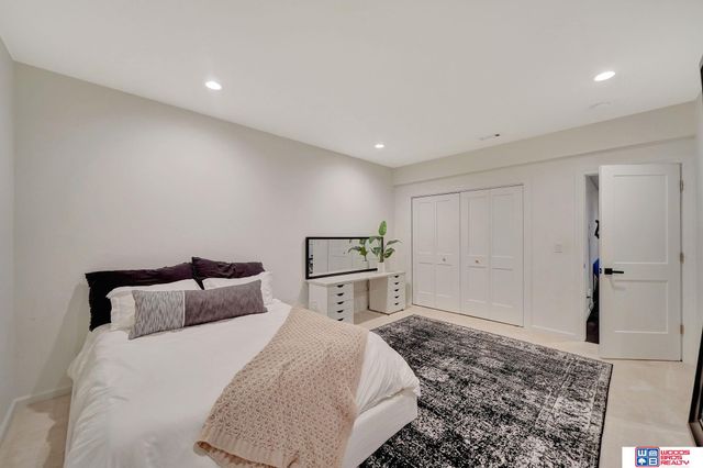 566 S 10th Road, Palmyra, NE 68418