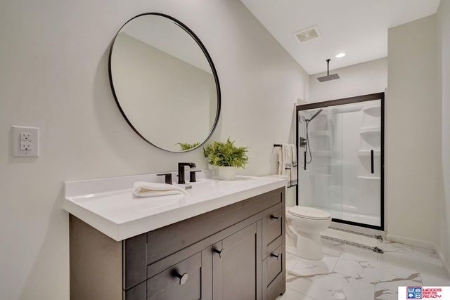 566 S 10th Road, Palmyra, NE 68418