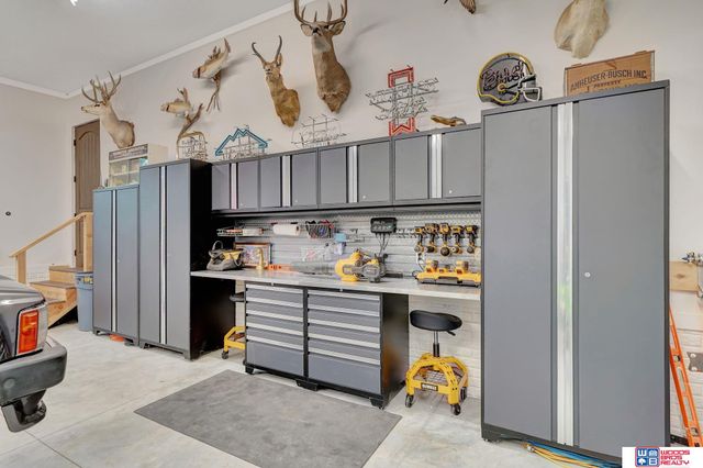 566 S 10th Road, Palmyra, NE 68418