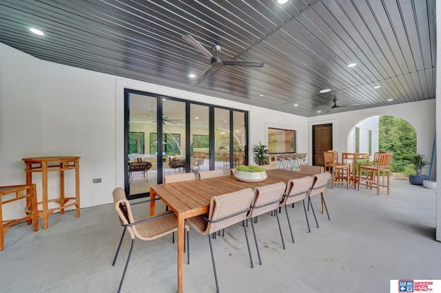 566 S 10th Road, Palmyra, NE 68418