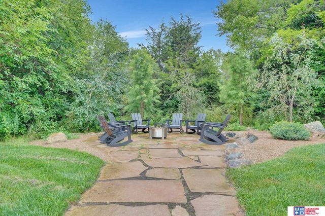 566 S 10th Road, Palmyra, NE 68418