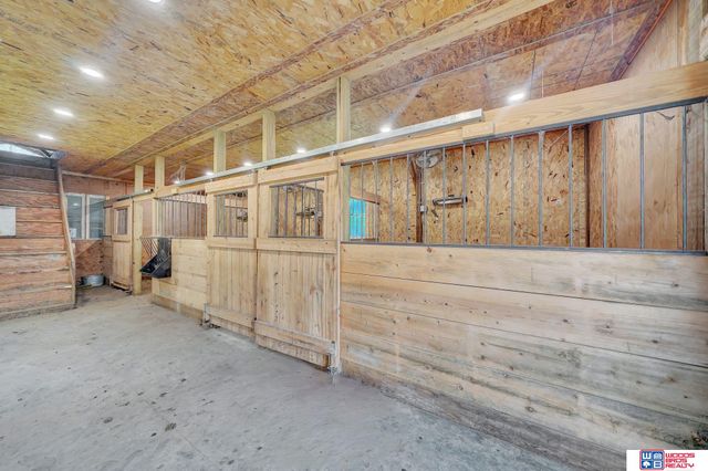 566 S 10th Road, Palmyra, NE 68418