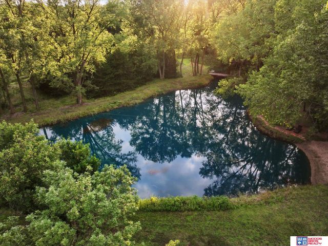 566 S 10th Road, Palmyra, NE 68418