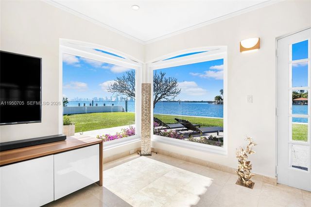 7500 W Treasure Dr, North Bay Village, FL 33141