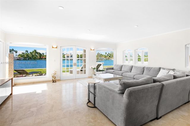 7500 W Treasure Dr, North Bay Village, FL 33141