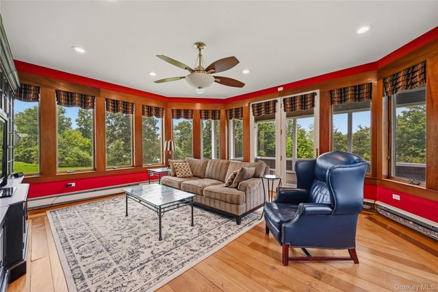 49 Helms Hill Road, Washingtonville, NY 10992