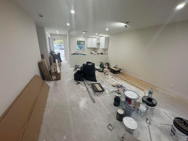 435 SW Natura Avenue A, Deerfield Beach, FL 33441