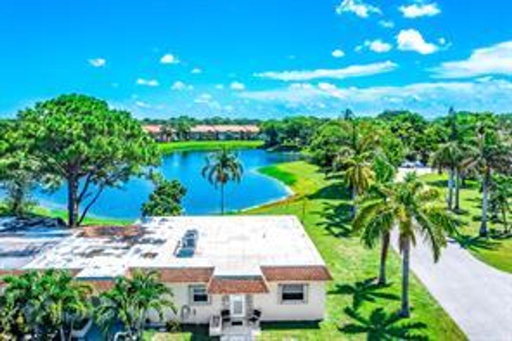 435 SW Natura Avenue A, Deerfield Beach, FL 33441