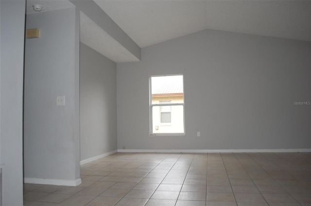 2887 N BERMUDA AVENUE, Apopka, FL 32703