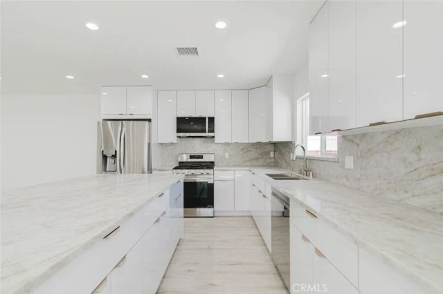 8310 Canterbury Avenue, Sun Valley, CA 91352