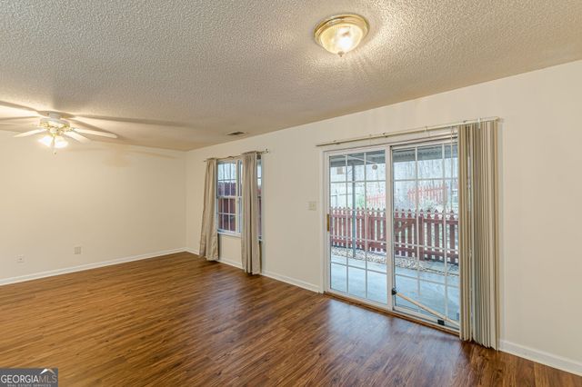 137 Venture Path, Hiram, GA 30141