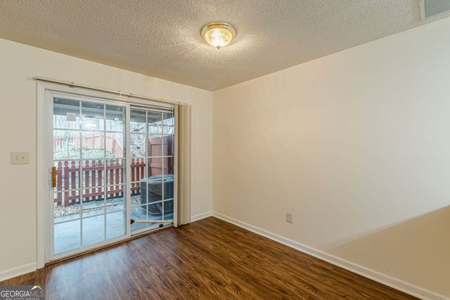 137 Venture Path, Hiram, GA 30141