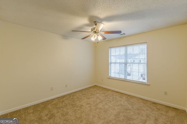 137 Venture Path, Hiram, GA 30141