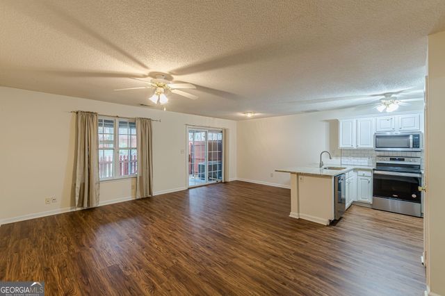 137 Venture Path, Hiram, GA 30141