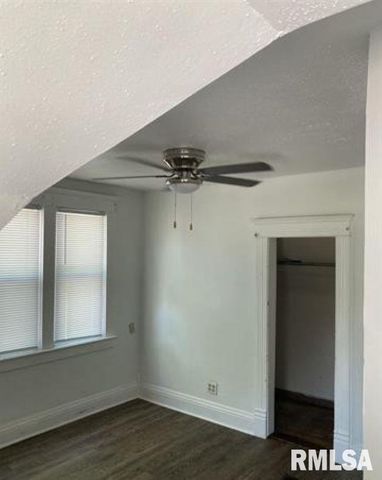 2001 S SPRING Street, Springfield, IL 62704