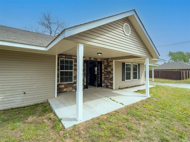 43502 Wolverine Road, Shawnee, OK 74804