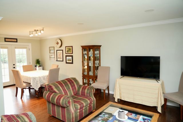 211 Sandalwood Drive, Naperville, IL 60540