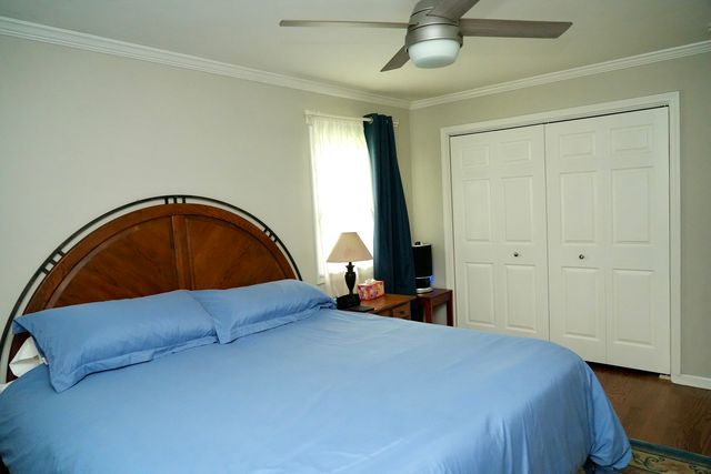 211 Sandalwood Drive, Naperville, IL 60540