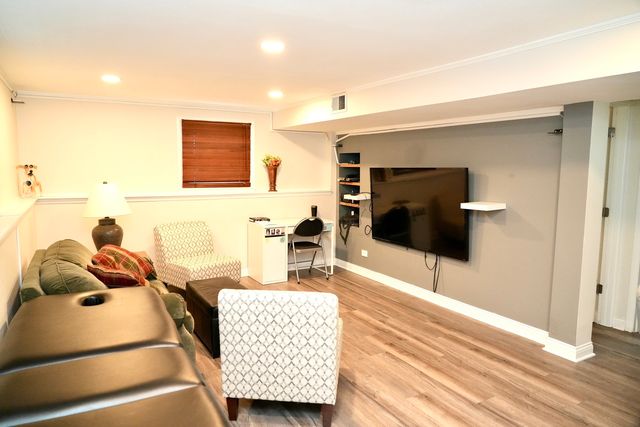 211 Sandalwood Drive, Naperville, IL 60540