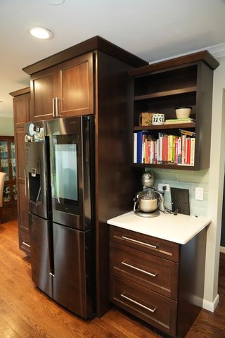 211 Sandalwood Drive, Naperville, IL 60540