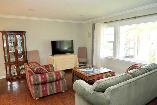 211 Sandalwood Drive, Naperville, IL 60540