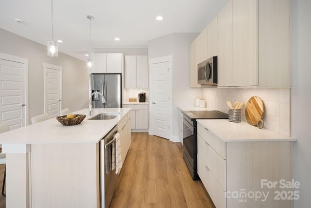 5 Bolton Street 3, Asheville, NC 28806