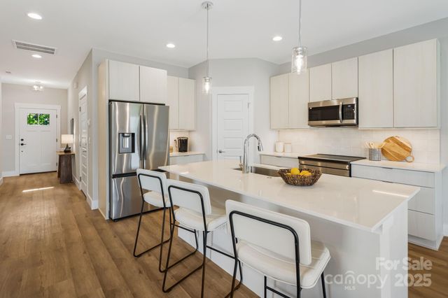 5 Bolton Street 3, Asheville, NC 28806